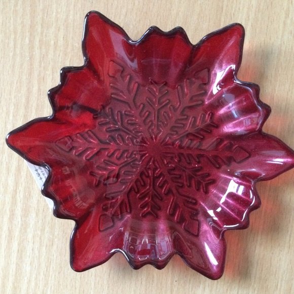 Akcam Turkish Vintage Christmas Red Snowflake Glass Dessert Plate Handmade 6.25" - Picture 3 of 5